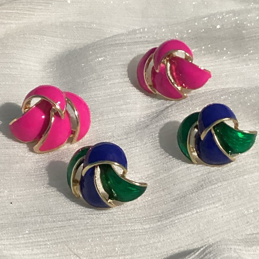 🌸 2 Pairs of Vibrant Colored GoldTone Acrylic Glossy Earrings